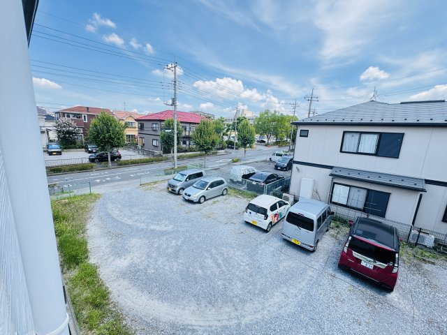 流山市加１丁目新築戸建【流山北小学校：2分】の展望|バルコニーより道路側眺望・東側駐車場