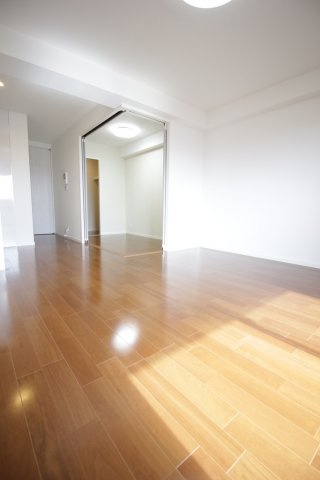 サムティ西熊本の居間・リビング