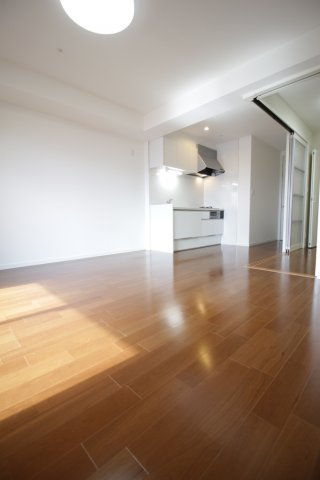 サムティ西熊本の居間・リビング