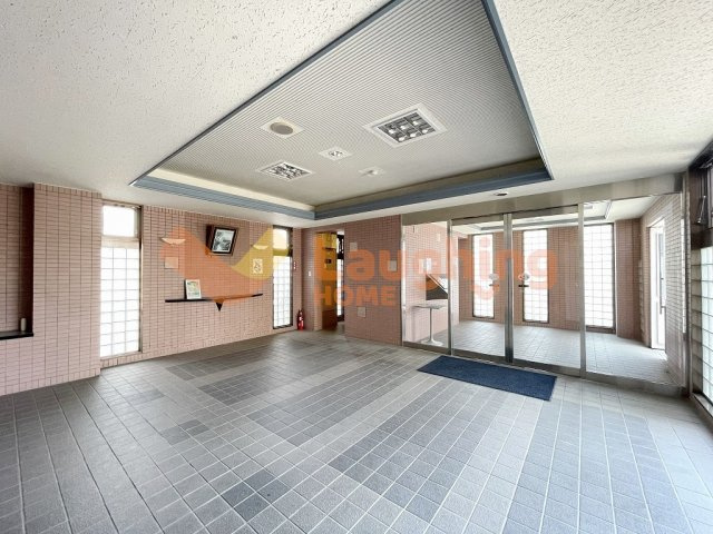 アザレ久留米のエントランス|建物の内部です