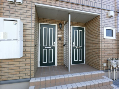 【玄関】 | アーバンライフ・コート | 玄関前