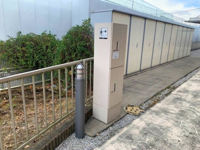 【その他】 | アーバンライフ・コート | 宅配ボックスと外部物置