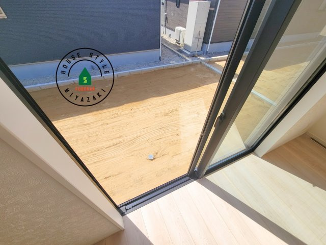 宮崎市恒久第14-4棟（2号棟）のバルコニー|温かい太陽を感じる事ができます。