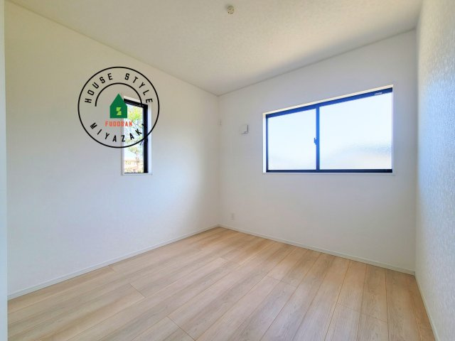 宮崎市恒久第14-4棟（2号棟）の子供部屋|穏やかな光が差し込む室内には、穏やかな時間が流れます。