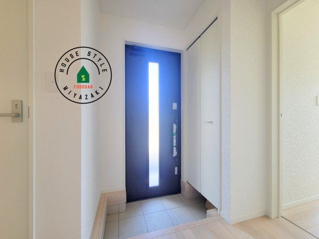 宮崎市恒久第14-4棟（2号棟）の防犯設備|【電子キー】 玄関ドアのカギの開け閉めも、これからは電子錠でスマートに。