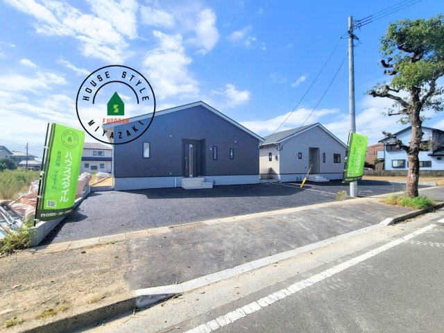 宮崎市恒久第14-4棟（2号棟）の前面道路含む現地写真|見学の時間などお気軽にお問い合わせ下さい。