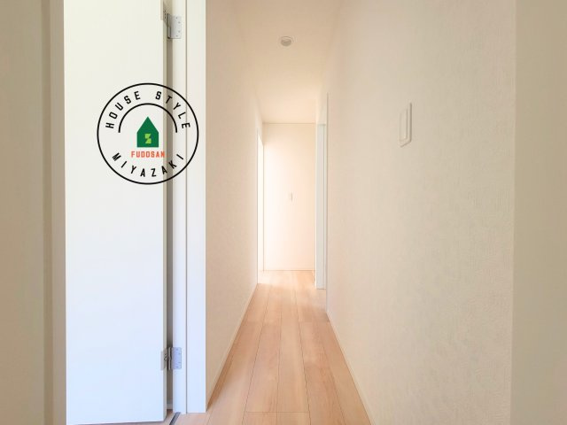 宮崎市恒久第14-4棟（6号棟）の内装|平屋はワンフロアしかないため、部屋と部屋の距離が近くなります。 生活音の緩衝材として廊下を活用するのがおすすめです。