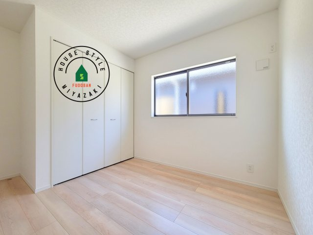 宮崎市恒久第14-4棟（6号棟）の子供部屋|穏やかな光が差し込む室内には、穏やかな時間が流れます。