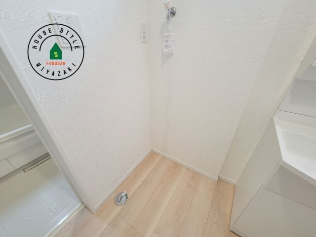 宮崎市恒久第14-4棟（6号棟）の設備|ランドリースペースとなります。広々して有効的にご使用できます。 