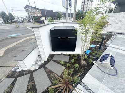 【駐車場】 | D-GLANZ WEST | ゴミステーション