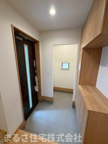 生目台西1丁目　A号棟の玄関