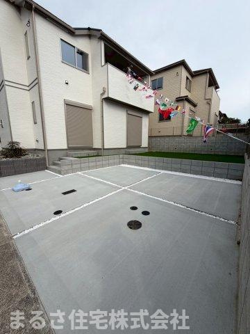 生目台西1丁目　A号棟の駐車場