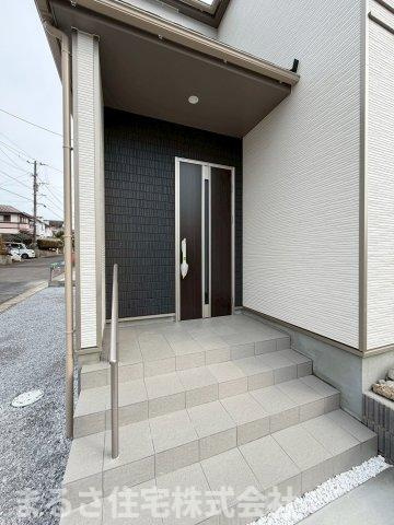 生目台西1丁目　A号棟の玄関