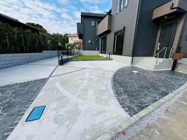 酒々井３期　新築戸建　１号棟の駐車場