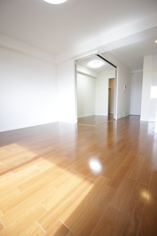 熊本市南区島町４丁目の賃貸マンションの居間・リビング