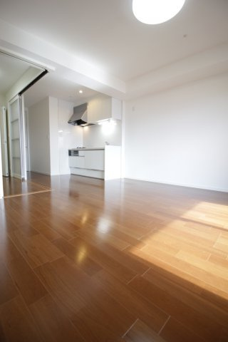 熊本市南区島町４丁目の賃貸マンションの居間・リビング