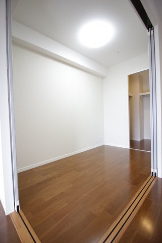 熊本市南区島町４丁目の賃貸マンションの洋室