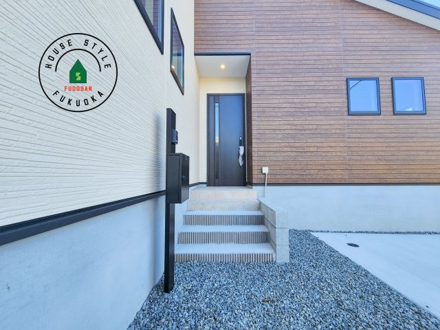 糸島市板持第1-1棟(1号棟)の玄関|おでかけの時も帰った時も、「我が家」を最初に感じでもらえる素敵な空間に。