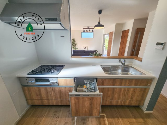 糸島市板持第1-1棟(1号棟)のキッチン|キッチン。グリル・食器洗い乾燥機・浄水器も完備。