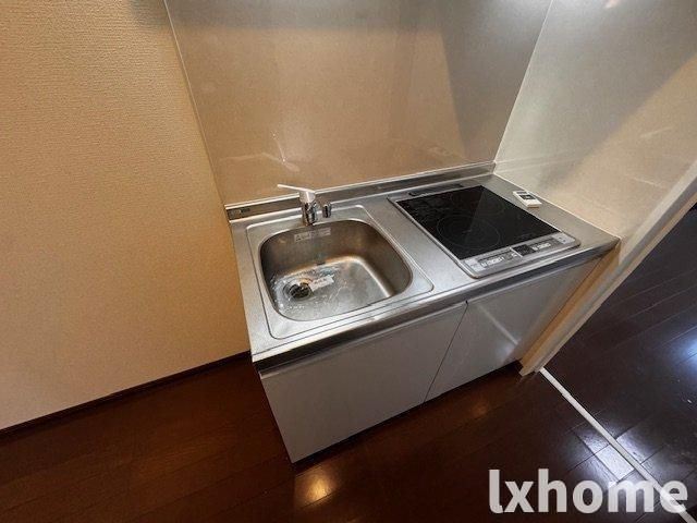 CASA　CALMAのキッチン|コンパクトなキッチンで掃除もラクラク