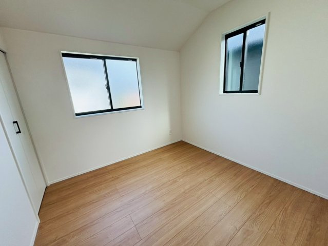 酒々井３期　新築戸建　2号棟の洋室