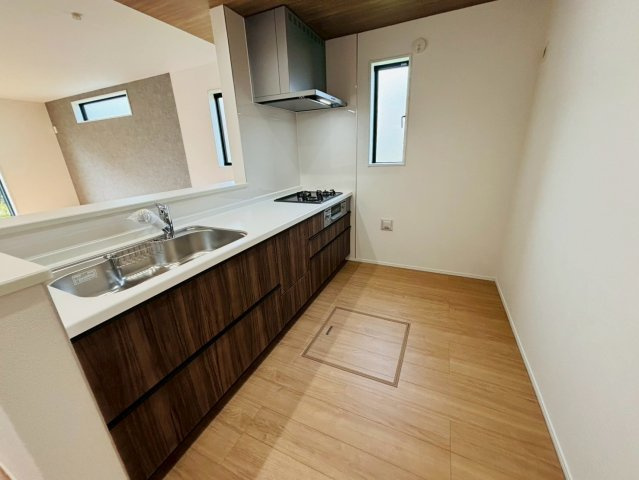 酒々井３期　新築戸建　2号棟のキッチン