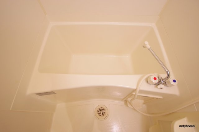 エスリード野田阪神駅前　仲介手数料無料の浴室