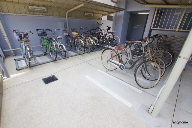 エスリード野田阪神駅前　仲介手数料無料の駐車場