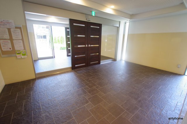 エスリード野田阪神駅前　仲介手数料無料のロビー