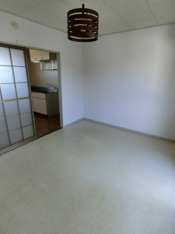 アーバン錦町の洋室