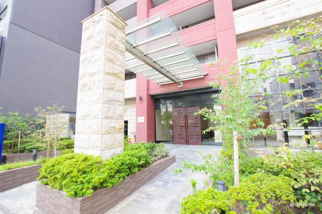 エスティメゾン京橋　仲介手数料無料のエントランス