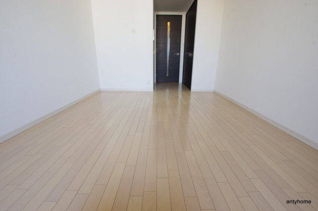 エスティメゾン京橋　仲介手数料無料の居間・リビング