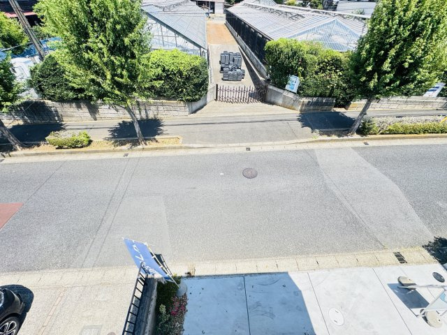 流山市加２丁目新築戸建【流山北小学校：4分】の展望|寝室前バルコニーより道路側眺望