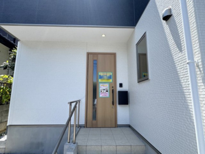 【エントランス】 | 流山市加２丁目新築戸建【流山北小学校：4分】 | エントランス・玄関ポーチ