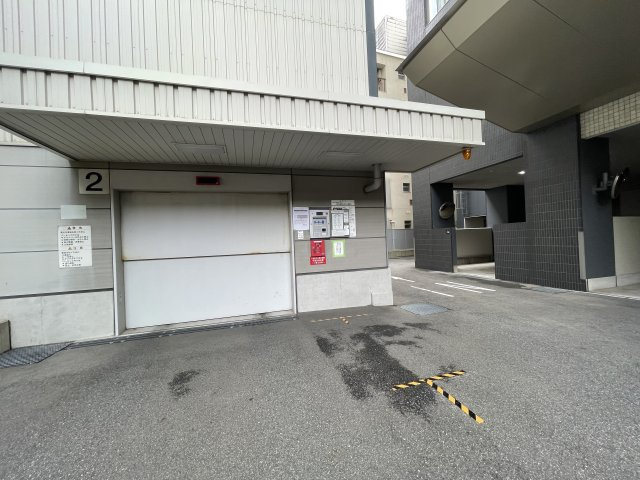 レジデンス梅田ローレルタワーの駐車場