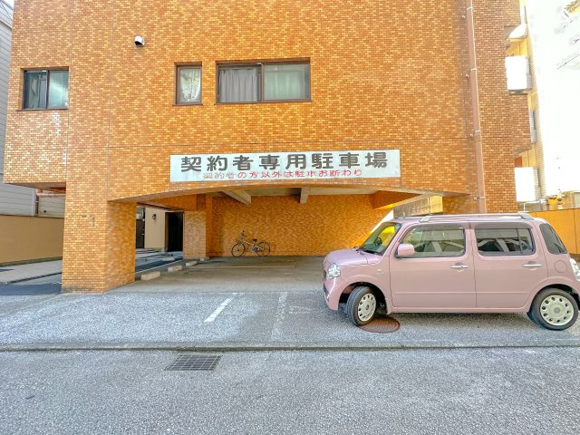 ダイアパレス中宝永町の駐車場