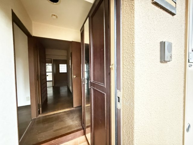 ダイアパレス中宝永町の玄関