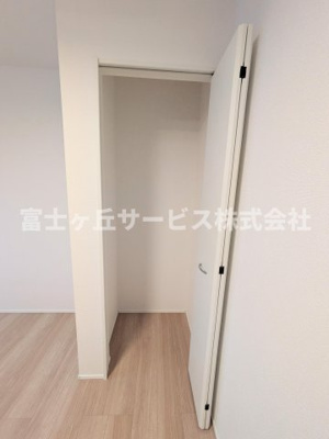 【収納】 | 浜松市中央区鴨江2丁目 新築一戸建て | キッチン横の収納です