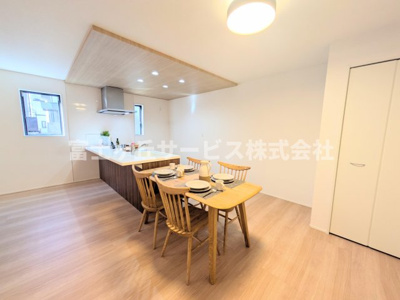 【ダイニング】 | 浜松市中央区鴨江2丁目 新築一戸建て | ダイニングです