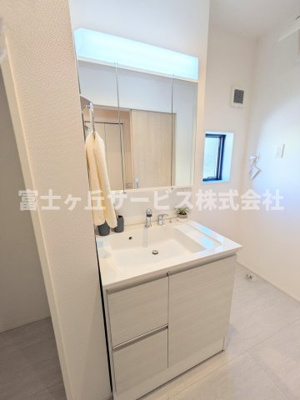 【独立洗面台】 | 浜松市中央区鴨江2丁目 新築一戸建て | 独立洗面台です