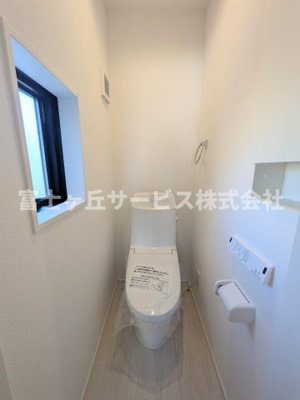 【トイレ】 | 浜松市中央区鴨江2丁目 新築一戸建て | １F2F同タイプのトイレがあります