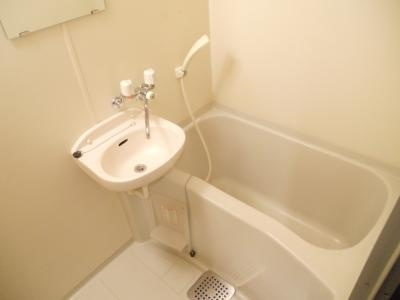 ジュネス堀川の洗面所