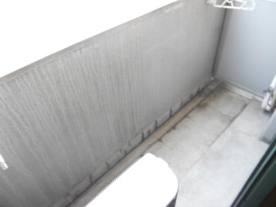 ジュネス堀川のバルコニー