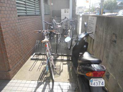 ジュネス堀川の駐車場|駐輪スペース