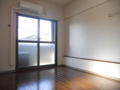 ジュネス堀川の寝室|洋室