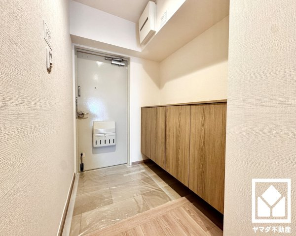 藤和伏見コープの玄関