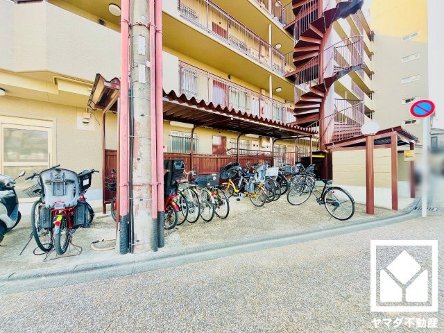 藤和伏見コープの駐車場