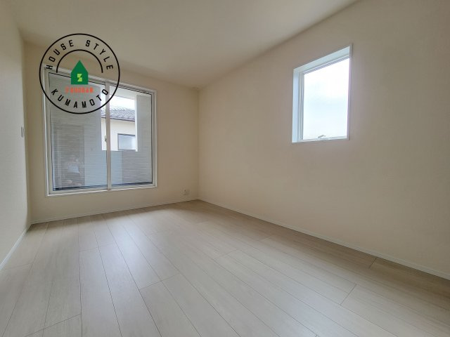 熊本市北区麻生田5丁目第7-2棟（2号棟）の寝室|主寝室には収納力に優れたクローゼットがありますので、お部屋もすっきり片付きます。