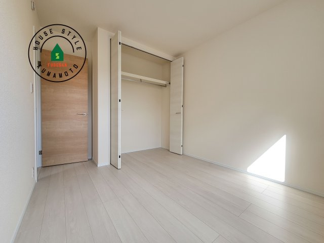 熊本市北区麻生田5丁目第7-2棟（2号棟）の洋室|採光良好な洋室は全居室、複層ガラスの遮熱効果と断熱効果で、一年中快適に過ごせます。