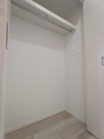 クレストタップ名古屋ウエストの収納|306号室クローゼット